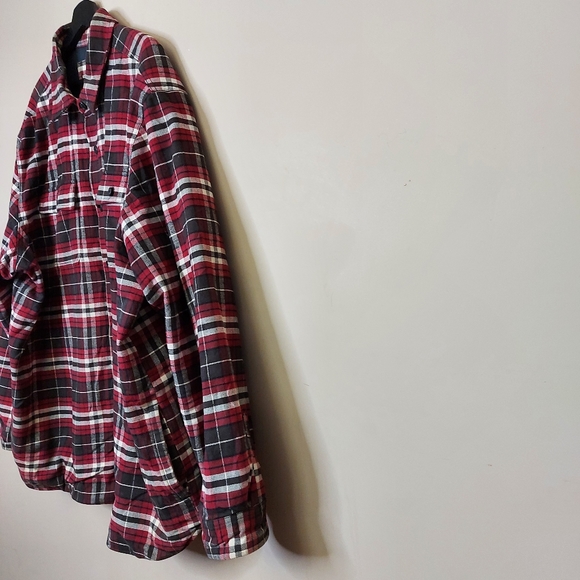 L.L. Bean Burgandy plaid quilted insulated shirt jacket Size XXL - Picture 4 of 9